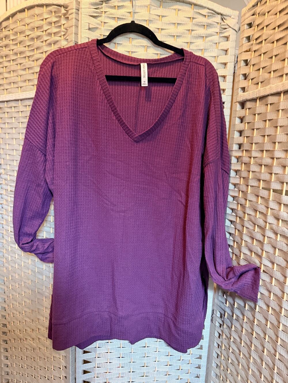 Zenana Outfitters Women's 1X Purple Waffle Knit V Neck Long Sleeve Tunic Top